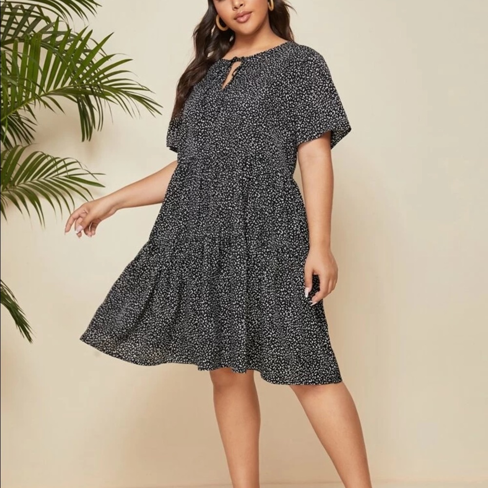 Casual black and white patterned dress